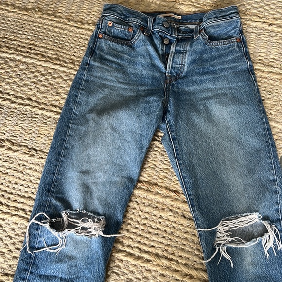 Levi’s 501 crop jeans size 26 - Picture 2 of 4